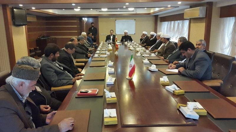 مذاکره مدیر مجتمع خراسان با معتمدان، مسئولان و تجار و امام جمعه شهرستان سرخس برای گسترش همکاری‌ها