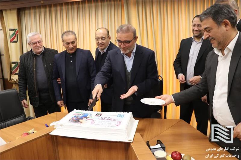 جلسه صمیمانه معاونین و مدیران ارشد شرکت امام خمینی(ره) با مدیر کل گمرک فرودگاه امام خمینی(ره) به مناسبت ۶ بهمن روز جهانی گمرک